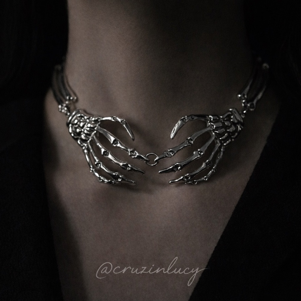 Gothic Skeleton Hands Necklace β Statement Choker β Silver Tone π€ - Picture 9 of 9
